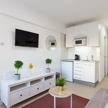 Mp7 Renovated Apartment Right On The Beach 700 Meters Away From Old Town Малага Экстерьер фото