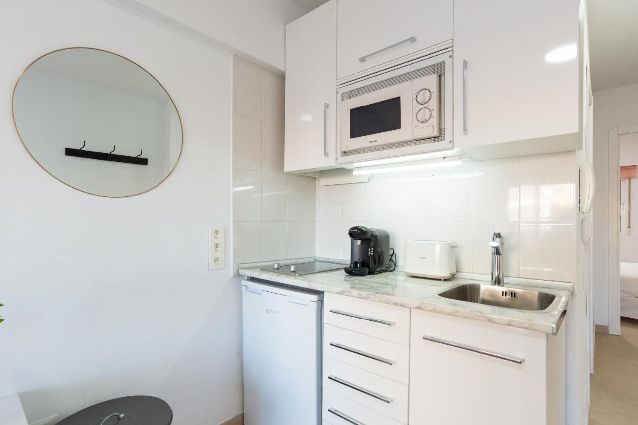 Mp7 Renovated Apartment Right On The Beach 700 Meters Away From Old Town Малага Экстерьер фото