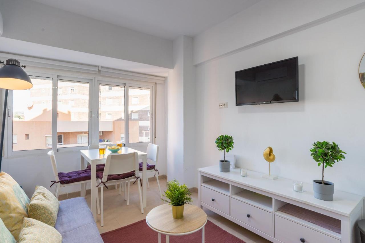 Mp7 Renovated Apartment Right On The Beach 700 Meters Away From Old Town Малага Экстерьер фото