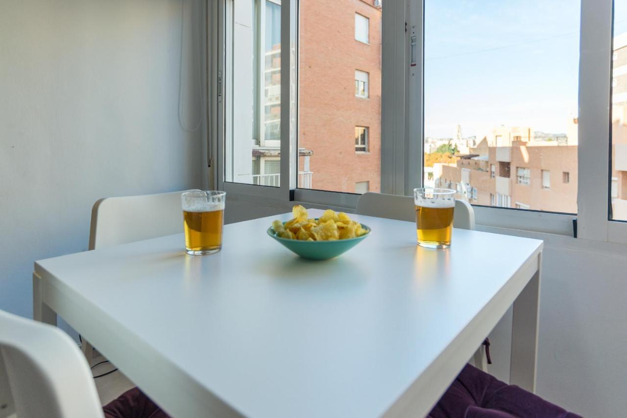 Mp7 Renovated Apartment Right On The Beach 700 Meters Away From Old Town Малага Экстерьер фото